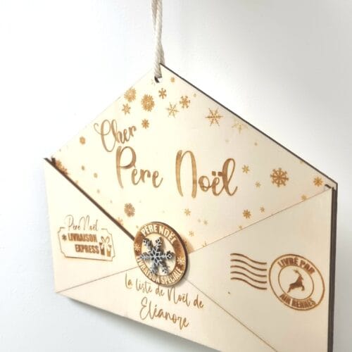 enveloppe du père Noël en bois - réalisé par Leawood.