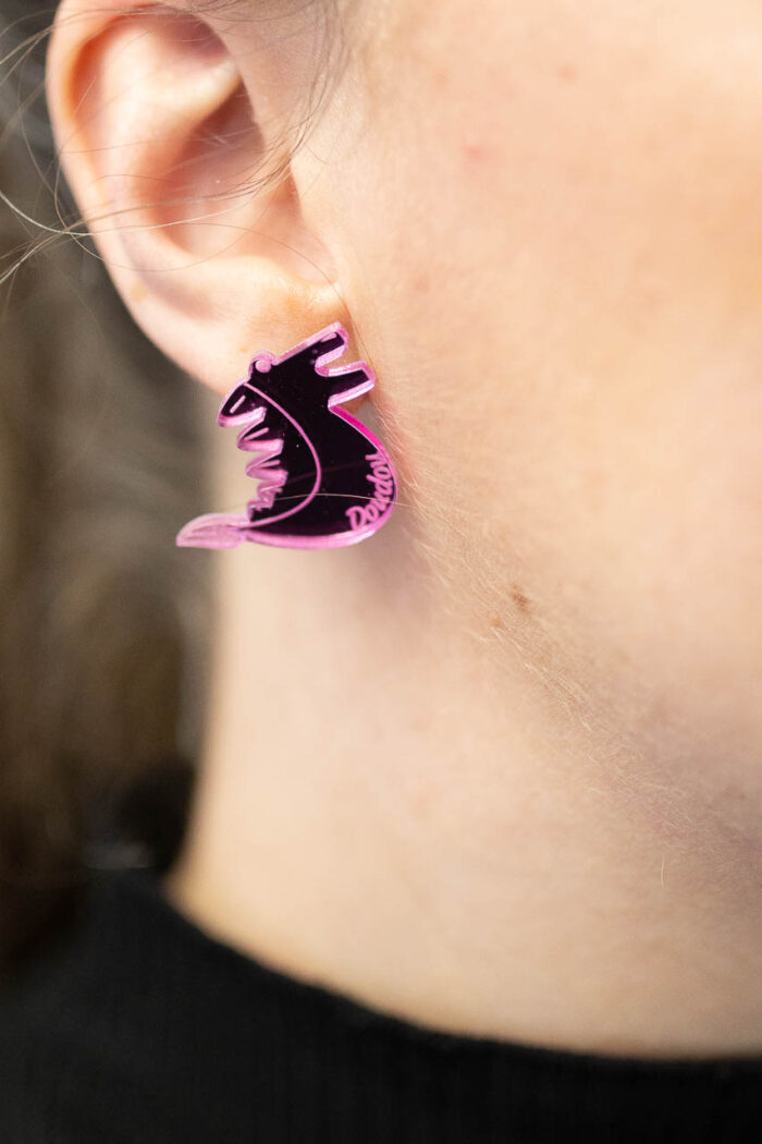 Boucles d'oreilles Doudou 2024 de Mons en acrylique miroir - Image 10