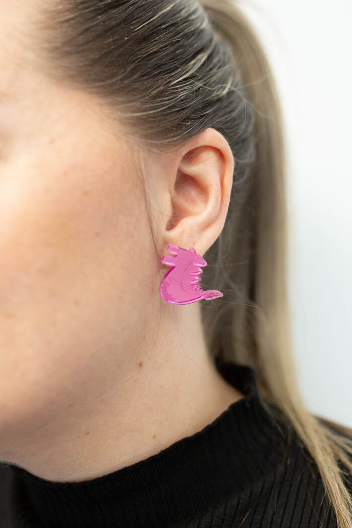 Boucles d'oreilles Doudou 2024 de Mons en acrylique miroir - Image 2