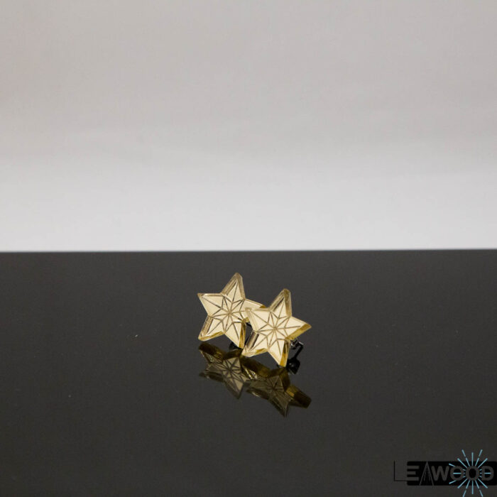 Boucles d'oreille en étoile gravées or pas cher